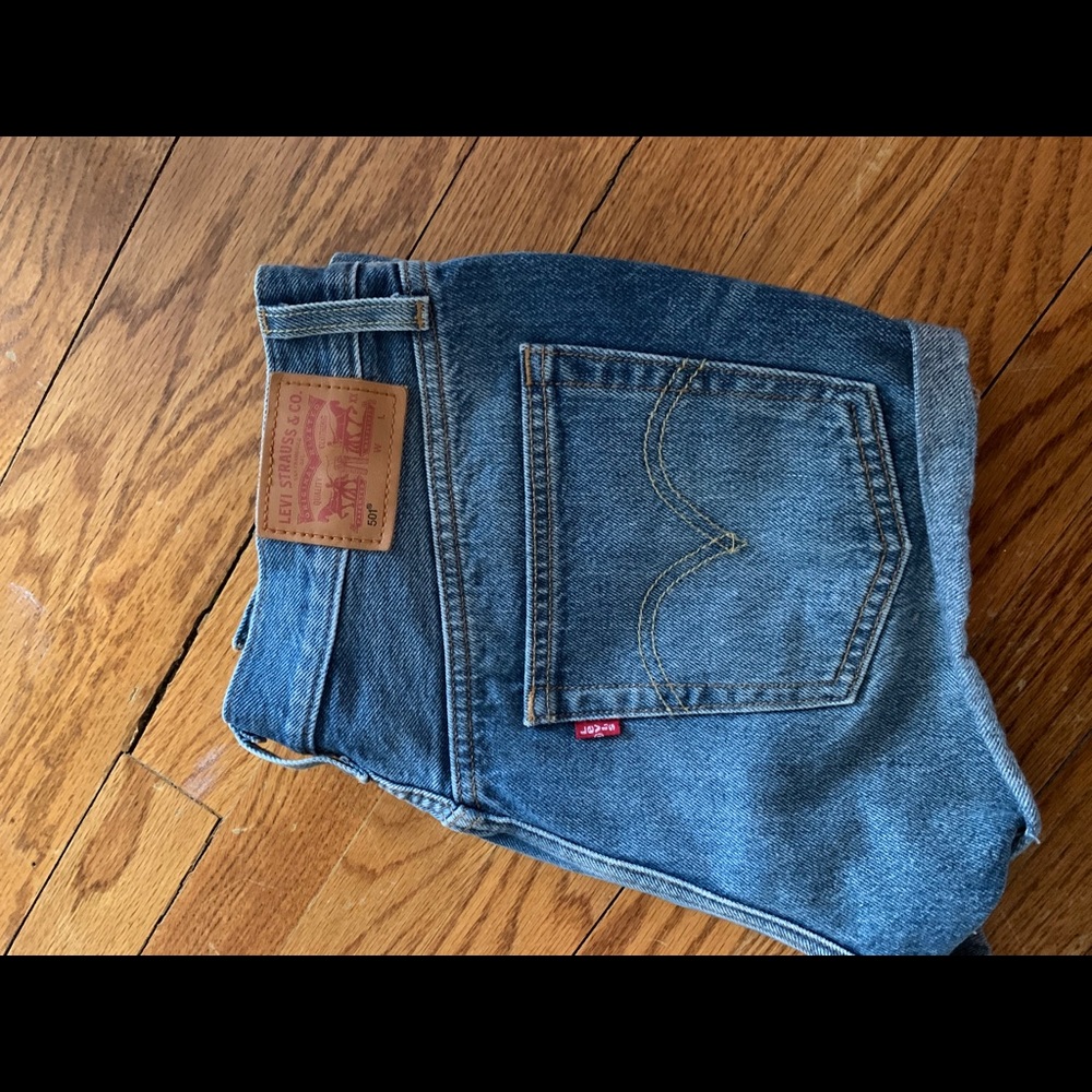 Women’s Levi jean shorts